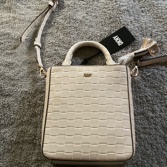 DKNY purse never worn before. Was gave to me as a birthday gift.